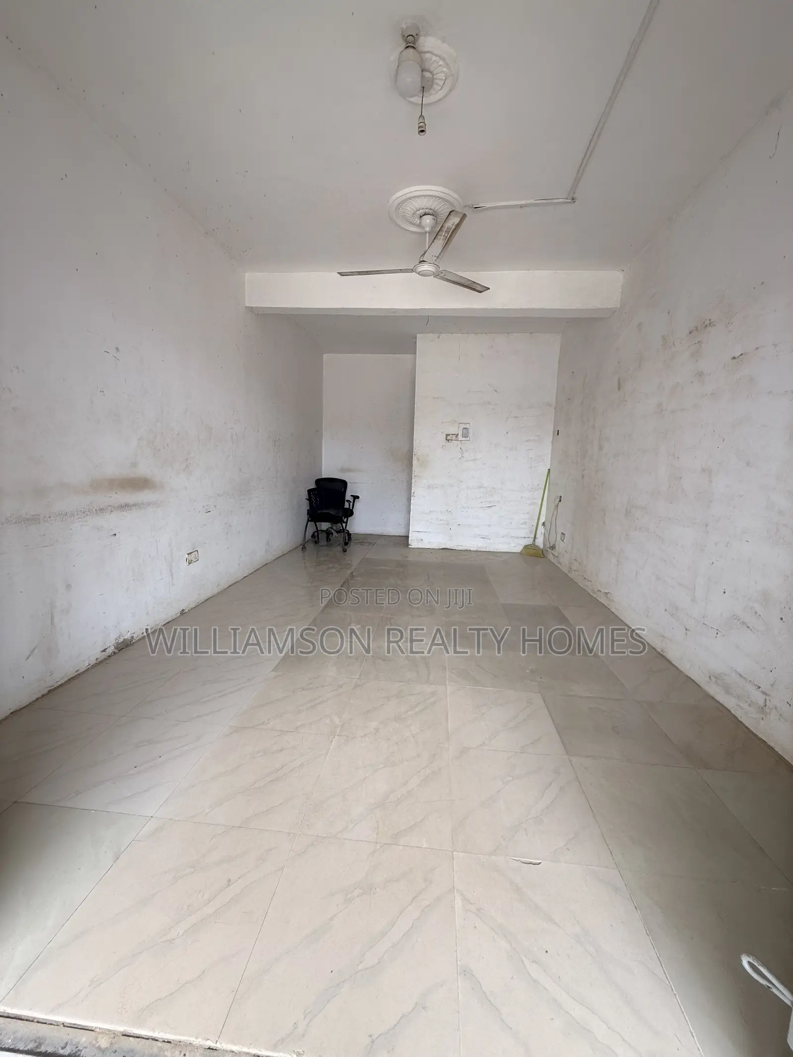 Downstairs, Road Side Shop/Store/Office Space/Showrm/Warehouse,spintex