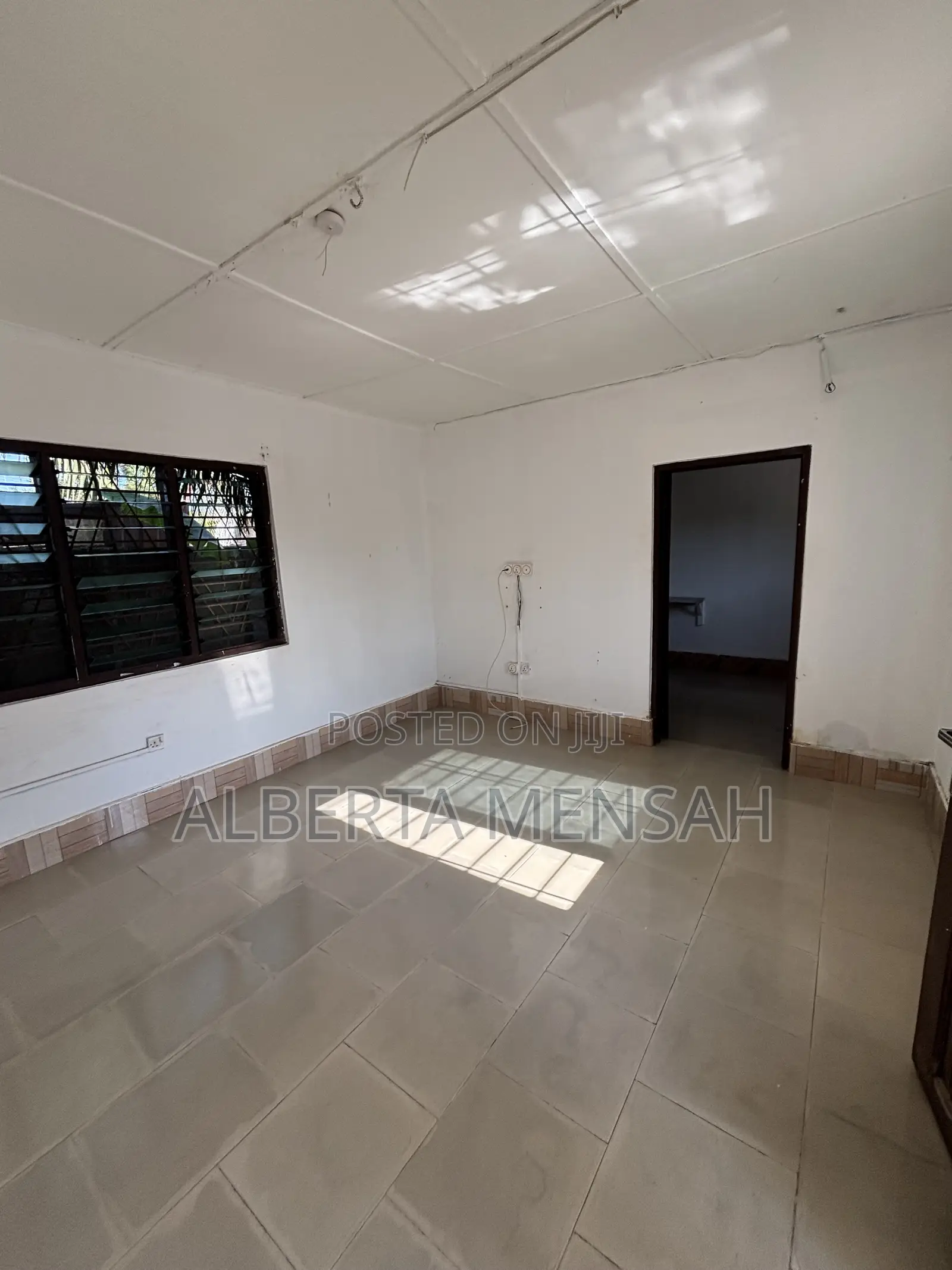 1bdrm Bungalow in Lakeside Community 1 for rent