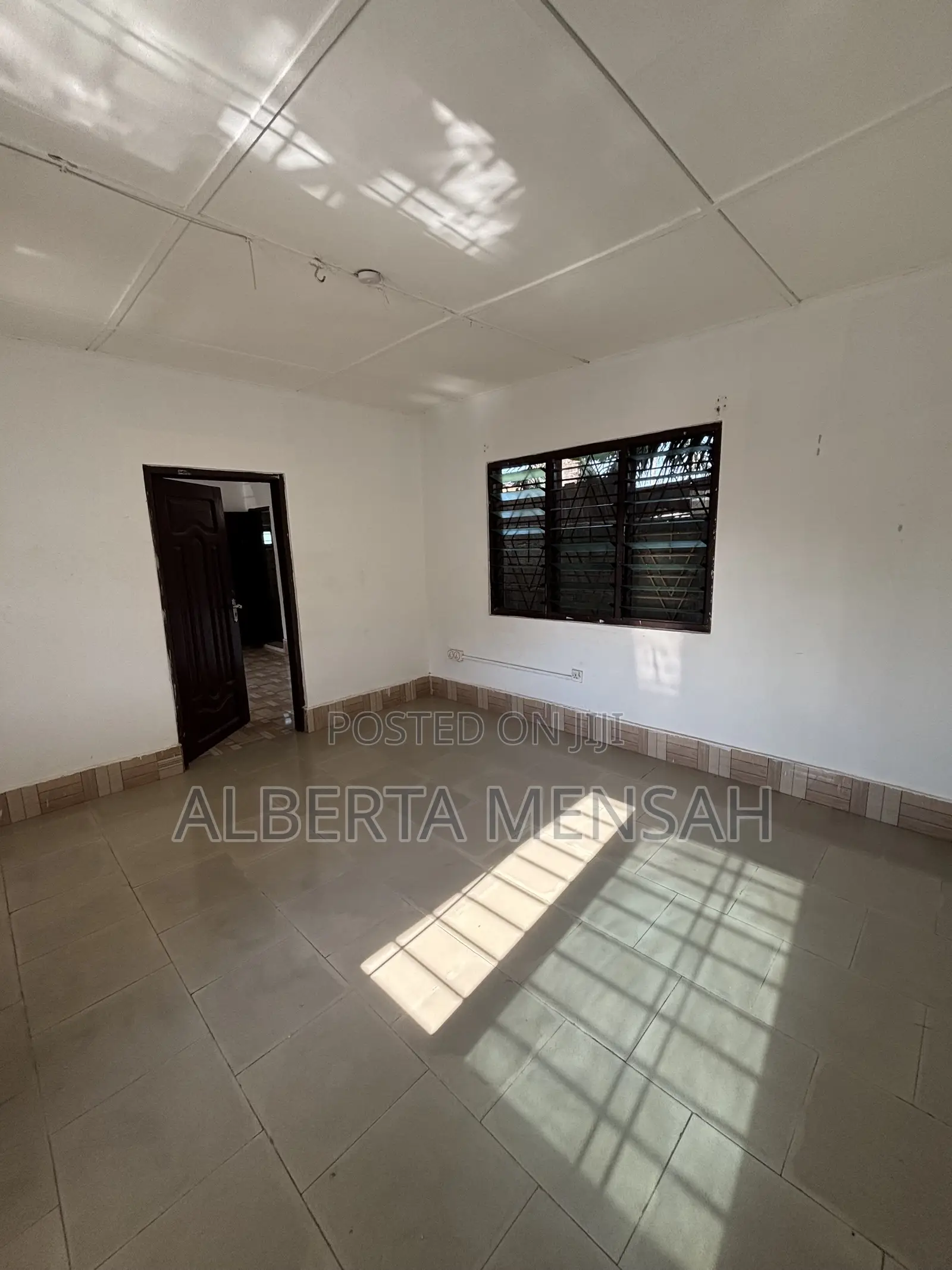 1bdrm Bungalow in Lakeside Community 1 for rent