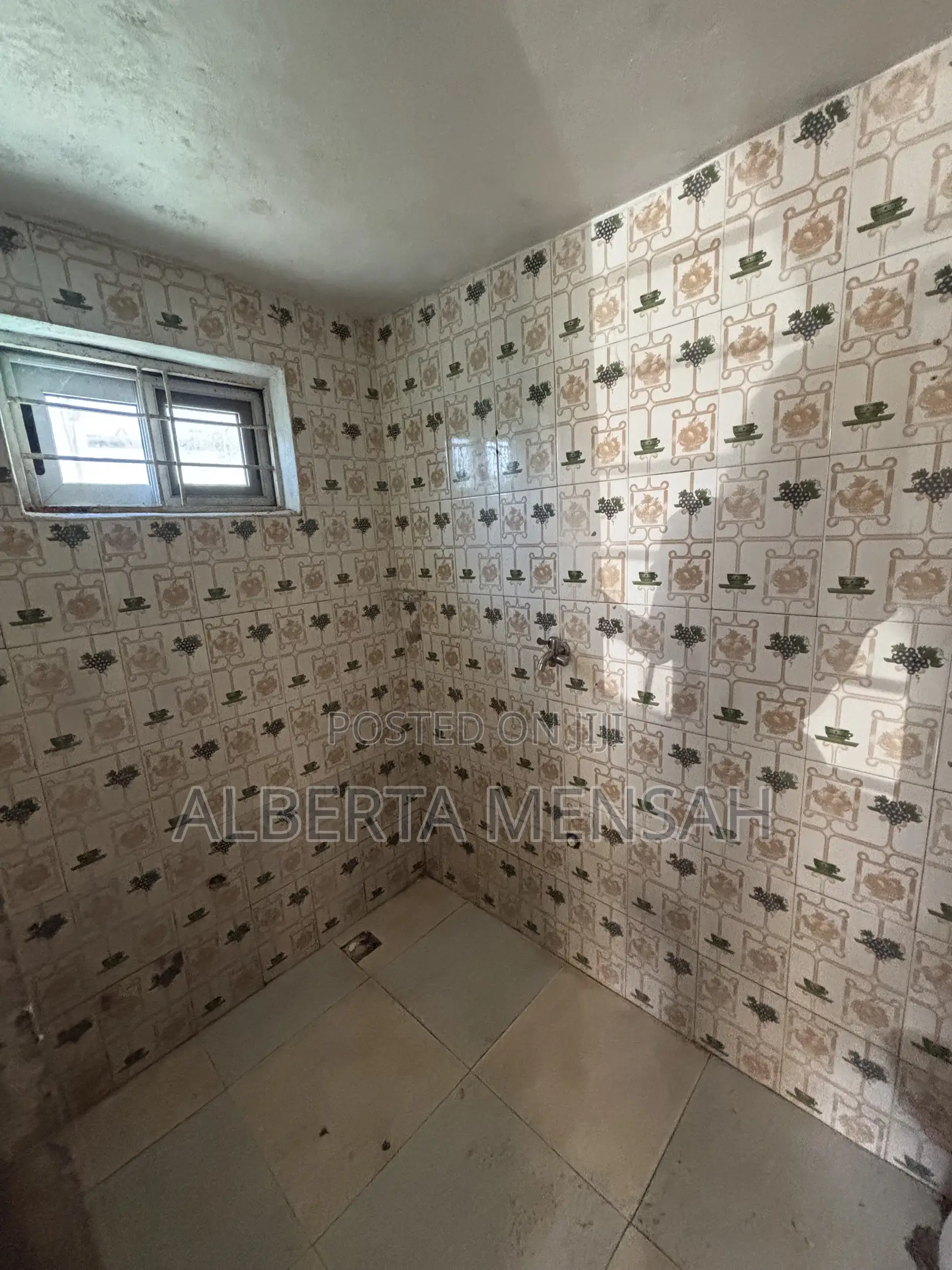1bdrm Bungalow in Lakeside Community 1 for rent