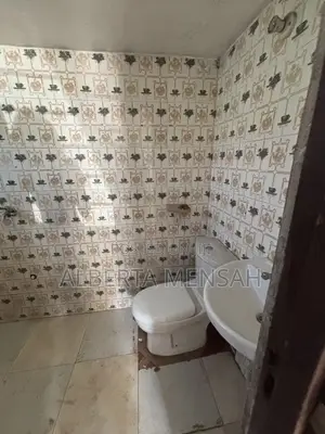 1bdrm Bungalow in Lakeside Community 1 for rent