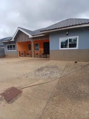 5bdrm House in Acp, Kwabenya for rent
