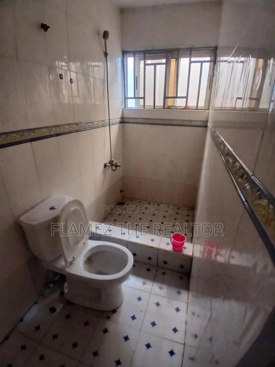 5bdrm House in Acp, Kwabenya for rent