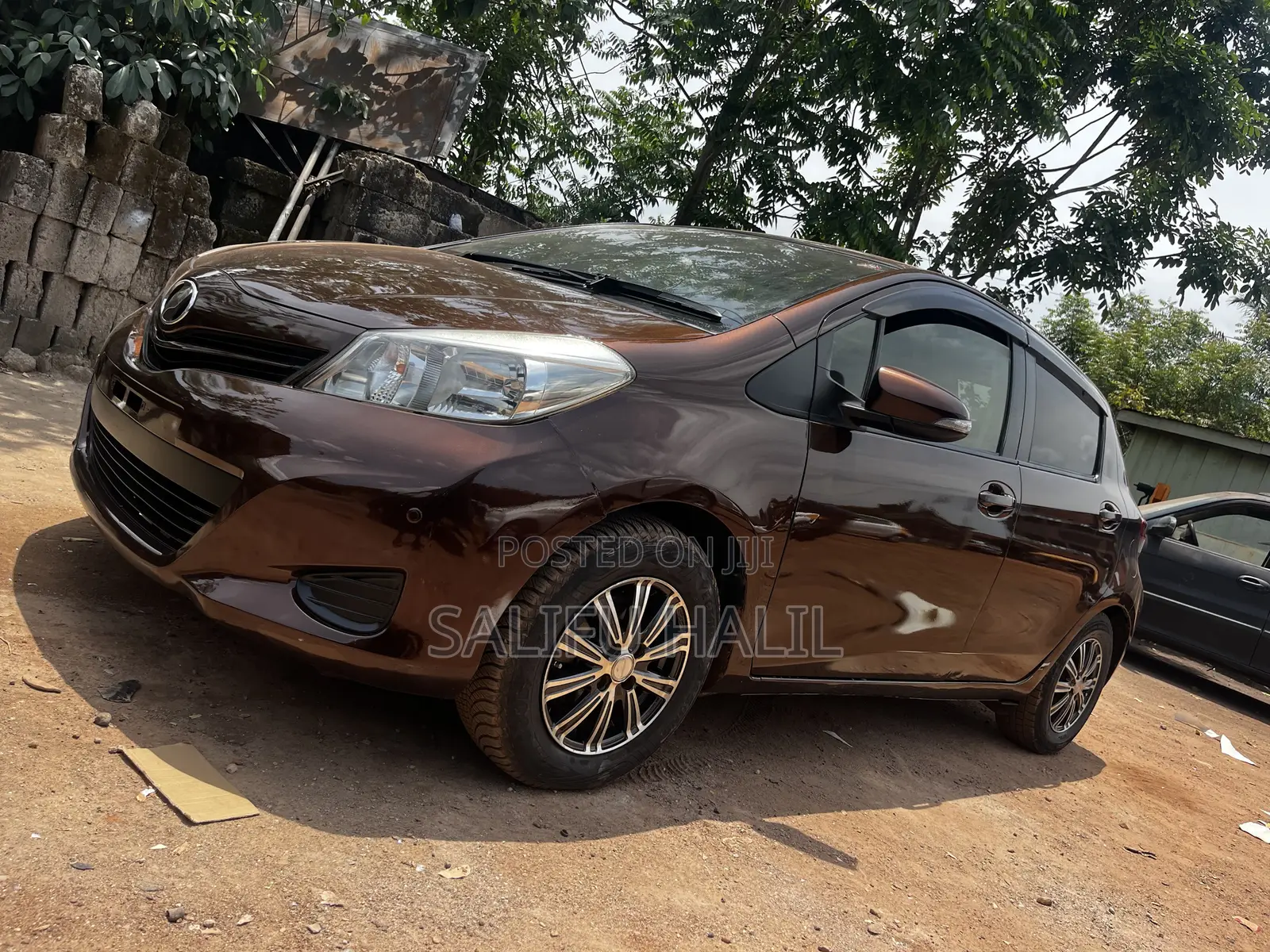 Toyota Vitz 1.3 FWD 5dr 2014 Brown