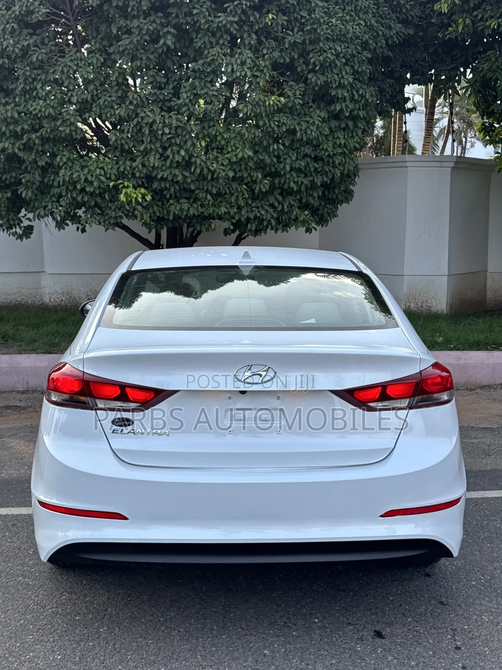 Hyundai Elantra SE Sedan FWD (2.0L 4cyl 6M) 2017 White