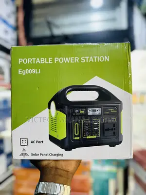 Portable Power Station ( Comes With Solar Panel)