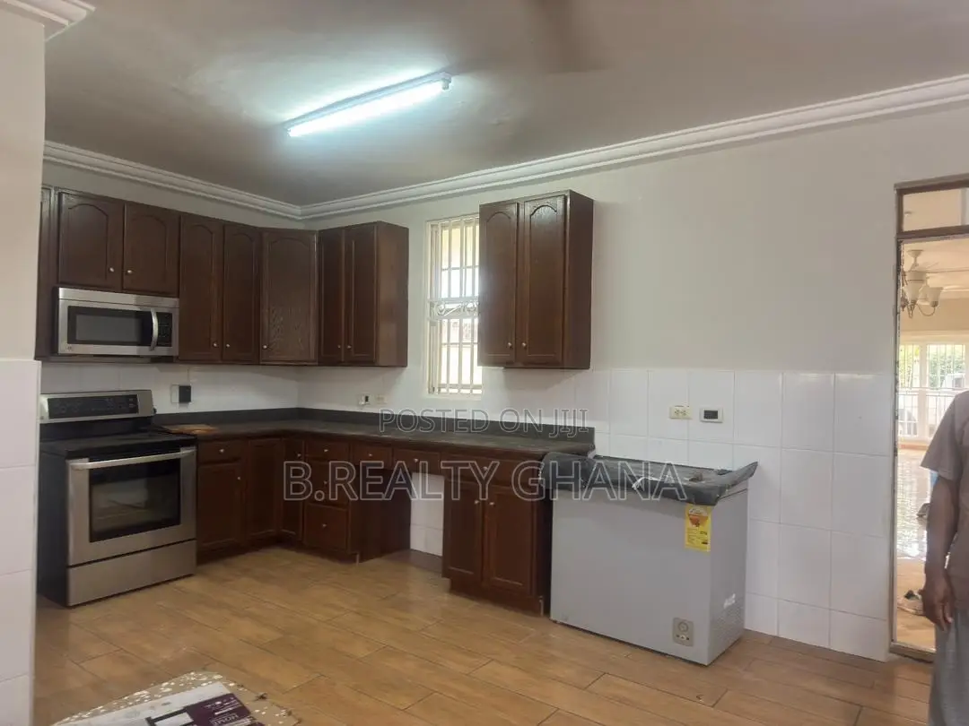 4bdrm House in East Legon for rent
