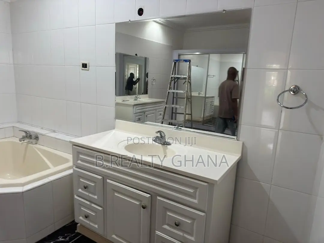 4bdrm House in East Legon for rent