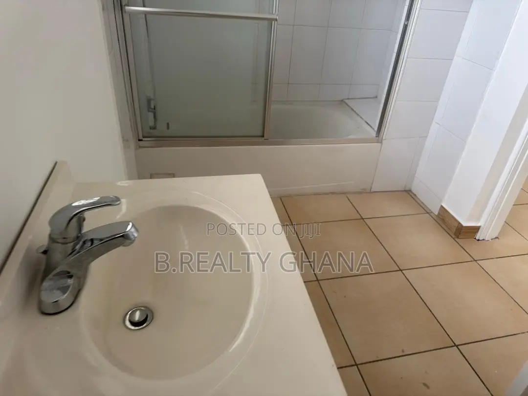 4bdrm House in East Legon for rent