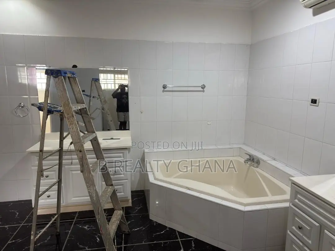4bdrm House in East Legon for rent