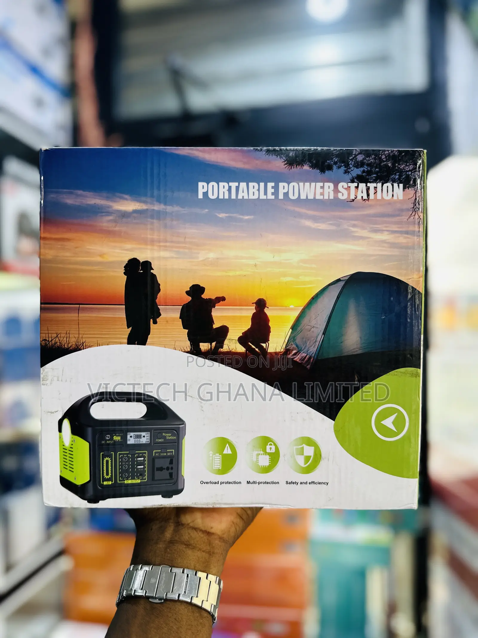 Portable Power Station ( Comes With Solar Panel)