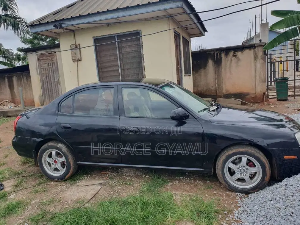 Hyundai Elantra 2001 Black