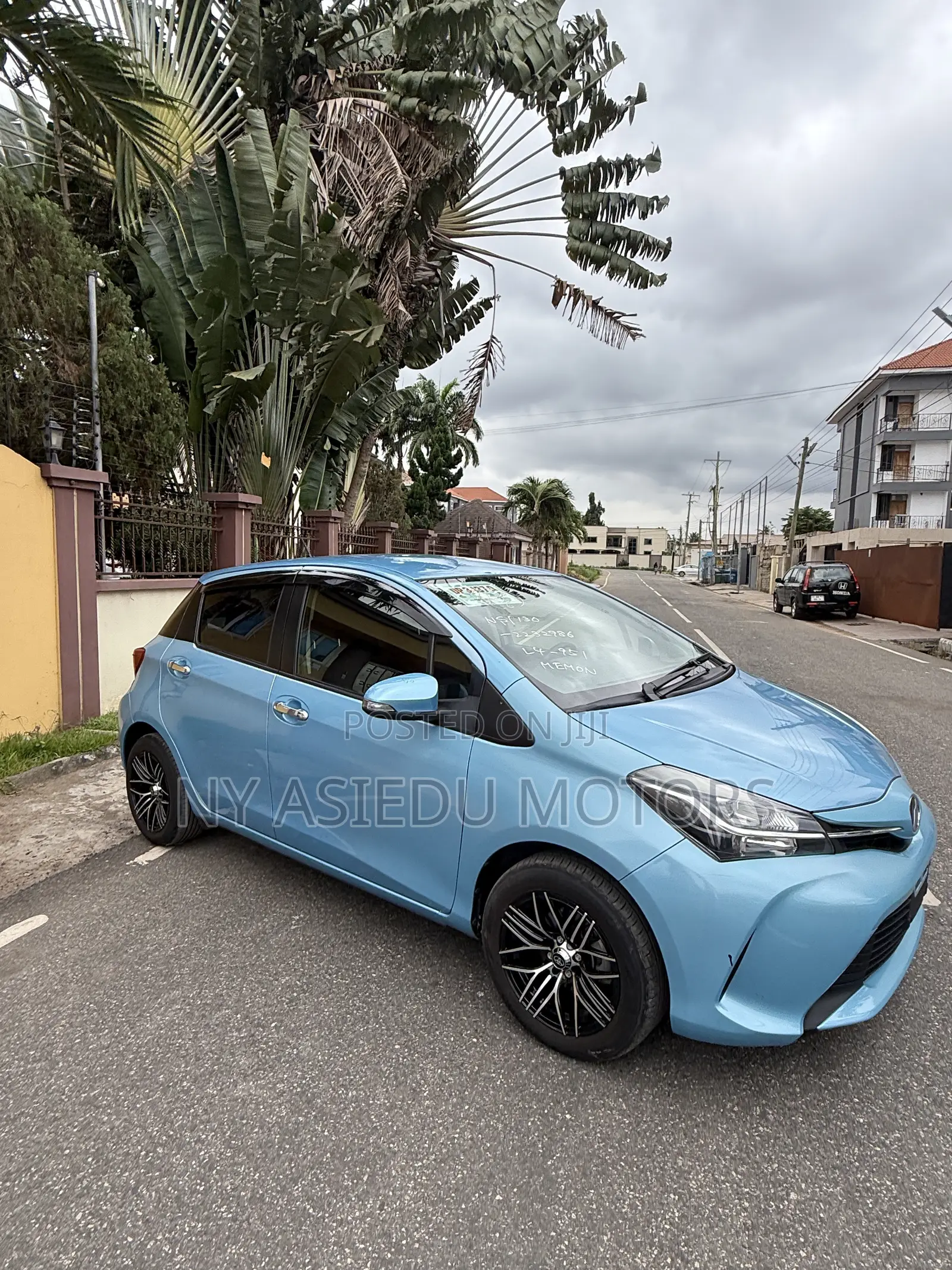 Toyota Vitz 1.3 FWD 3dr 2016 Blue