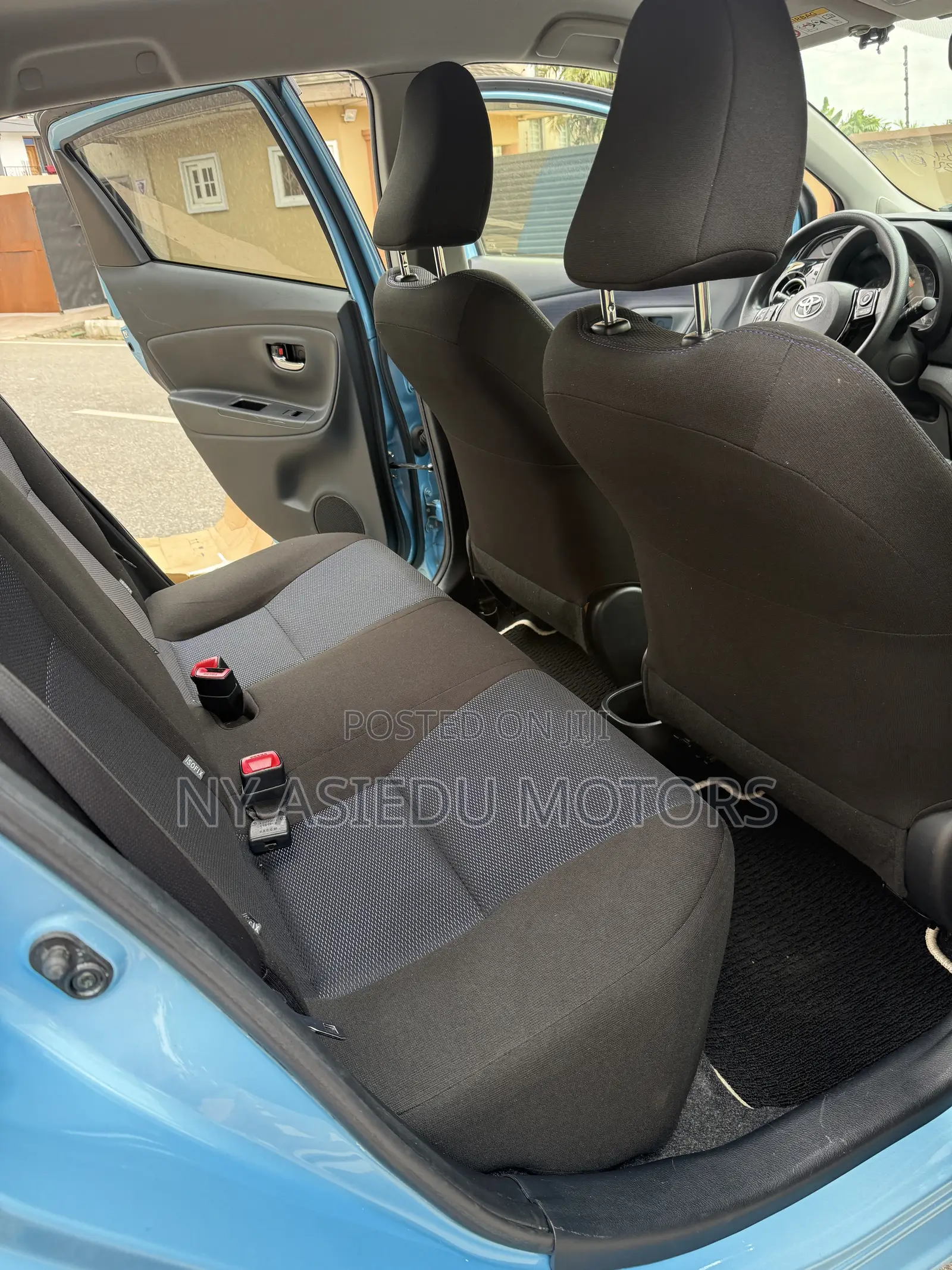Toyota Vitz 1.3 FWD 3dr 2016 Blue