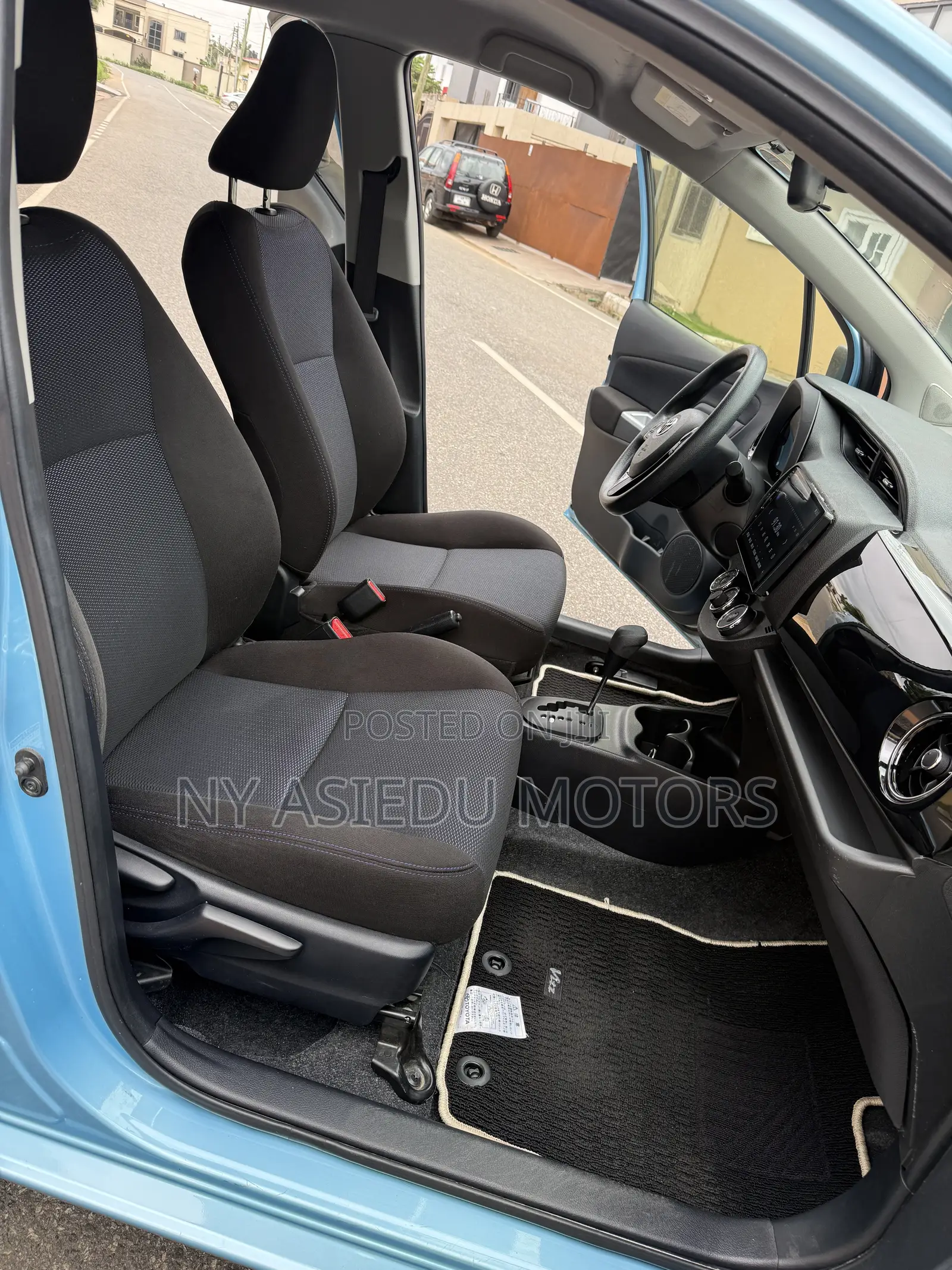 Toyota Vitz 1.3 FWD 3dr 2016 Blue