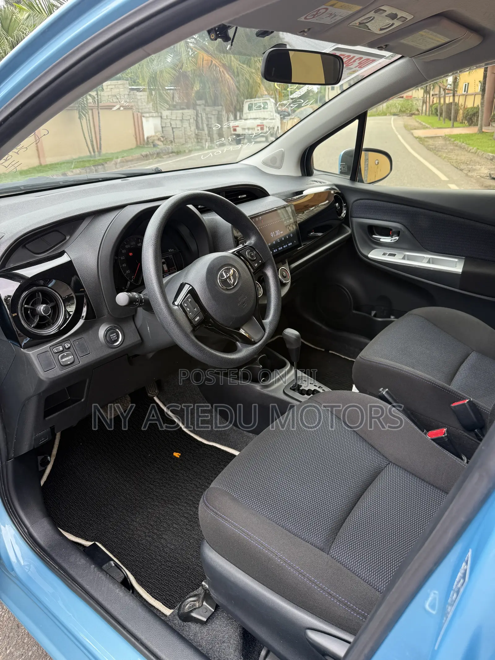 Toyota Vitz 1.3 FWD 3dr 2016 Blue