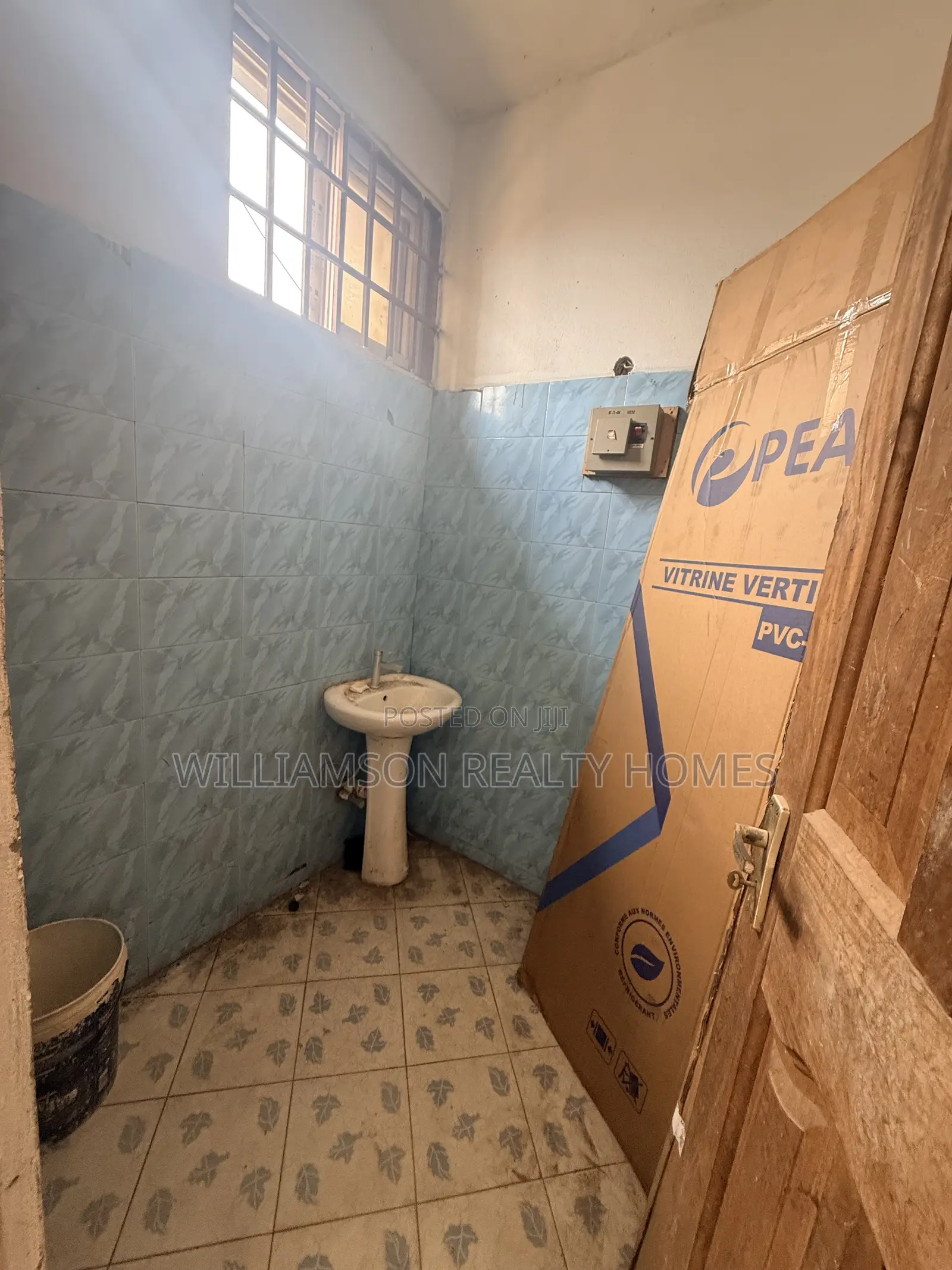 Downstairs, Road Side Shop/Store/Office Space/Showrm/Warehouse,spintex
