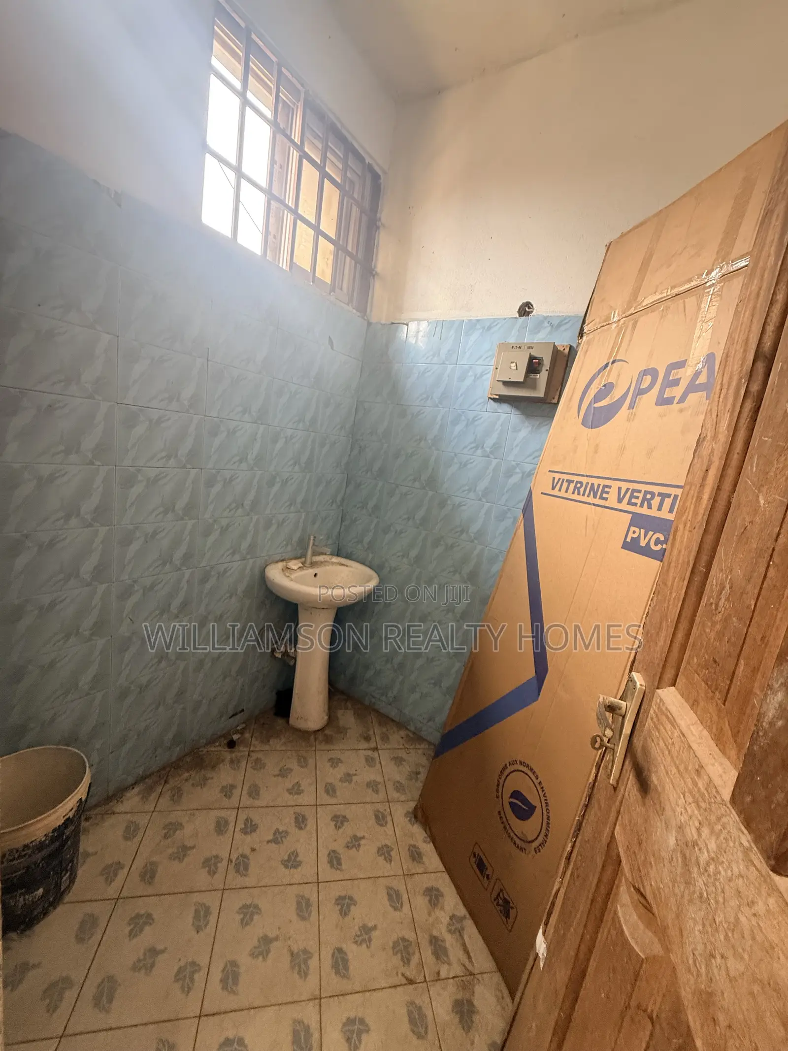 Downstairs, Road Side Shop/Store/Office Space/Showrm/Warehouse,spintex