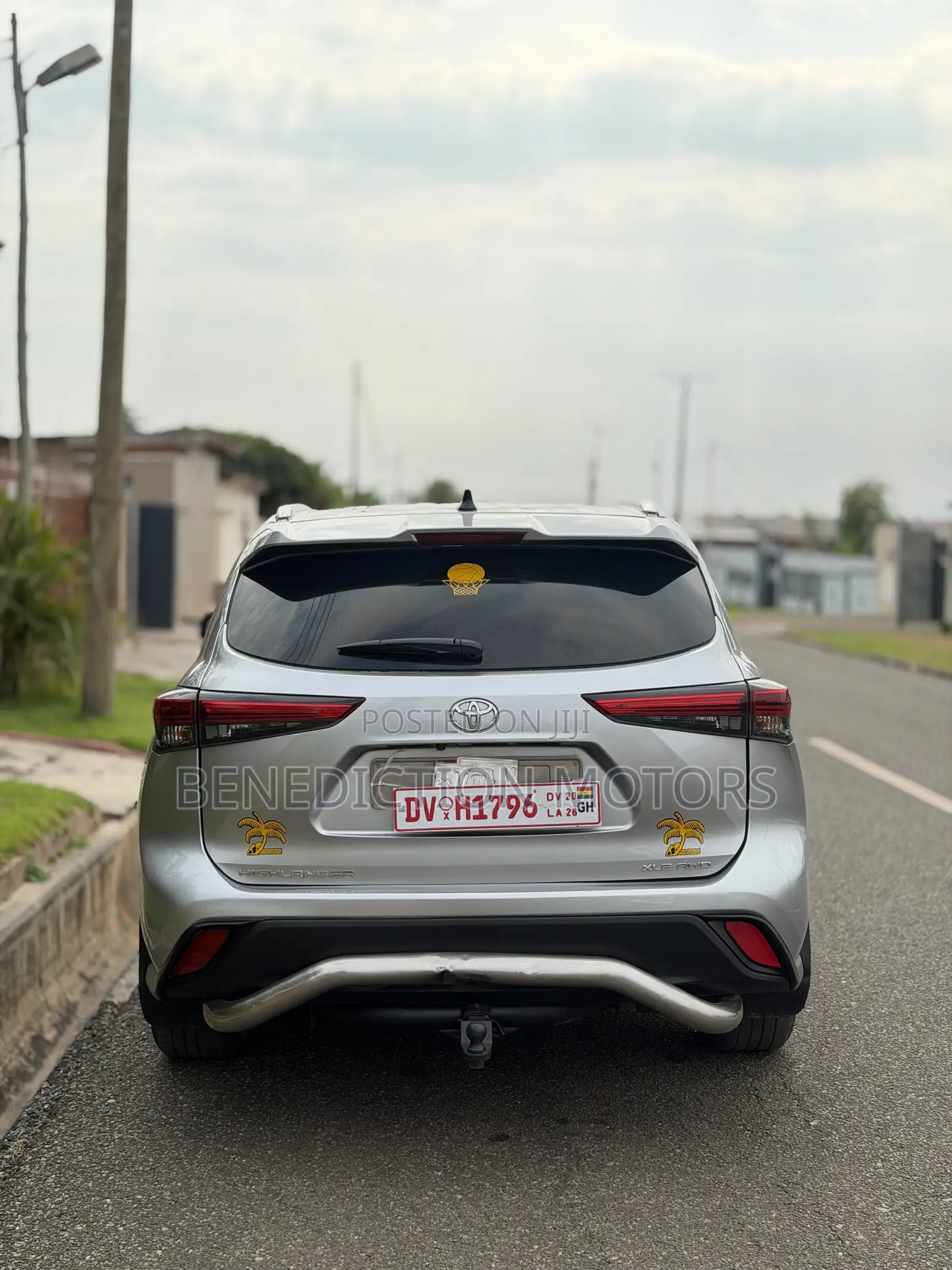 Toyota Highlander XLE 2021 Silver