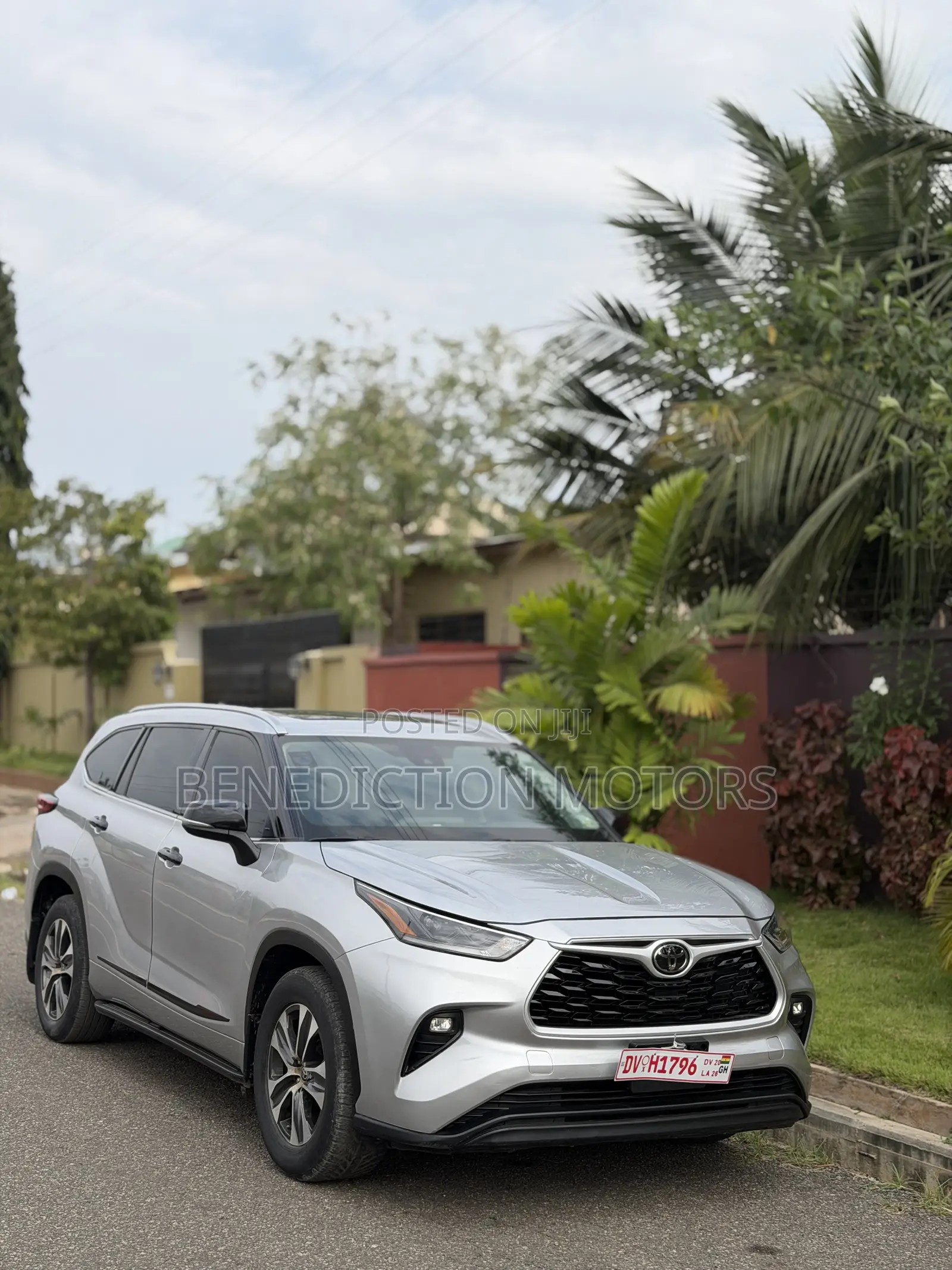 Toyota Highlander XLE 2021 Silver