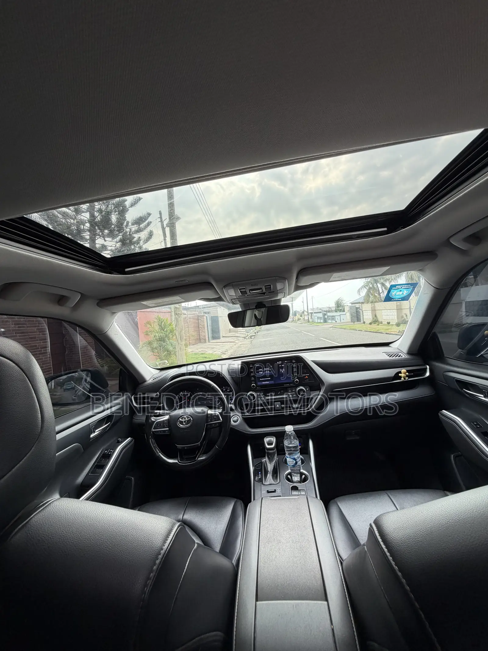 Toyota Highlander XLE 2021 Silver