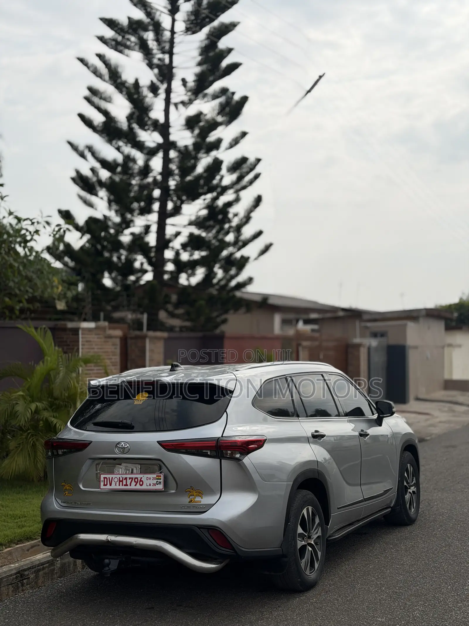Toyota Highlander XLE 2021 Silver