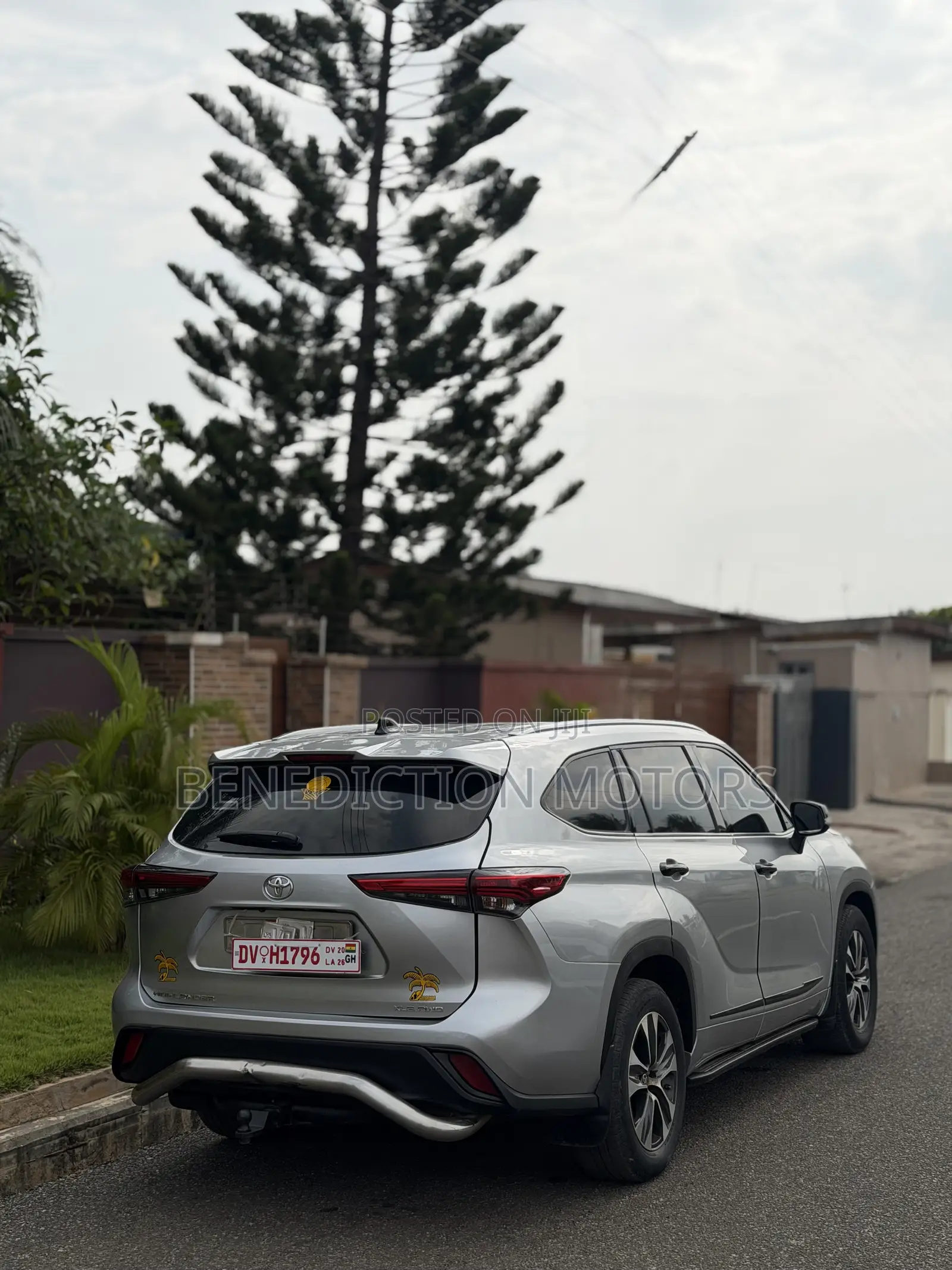 Toyota Highlander XLE 2021 Silver