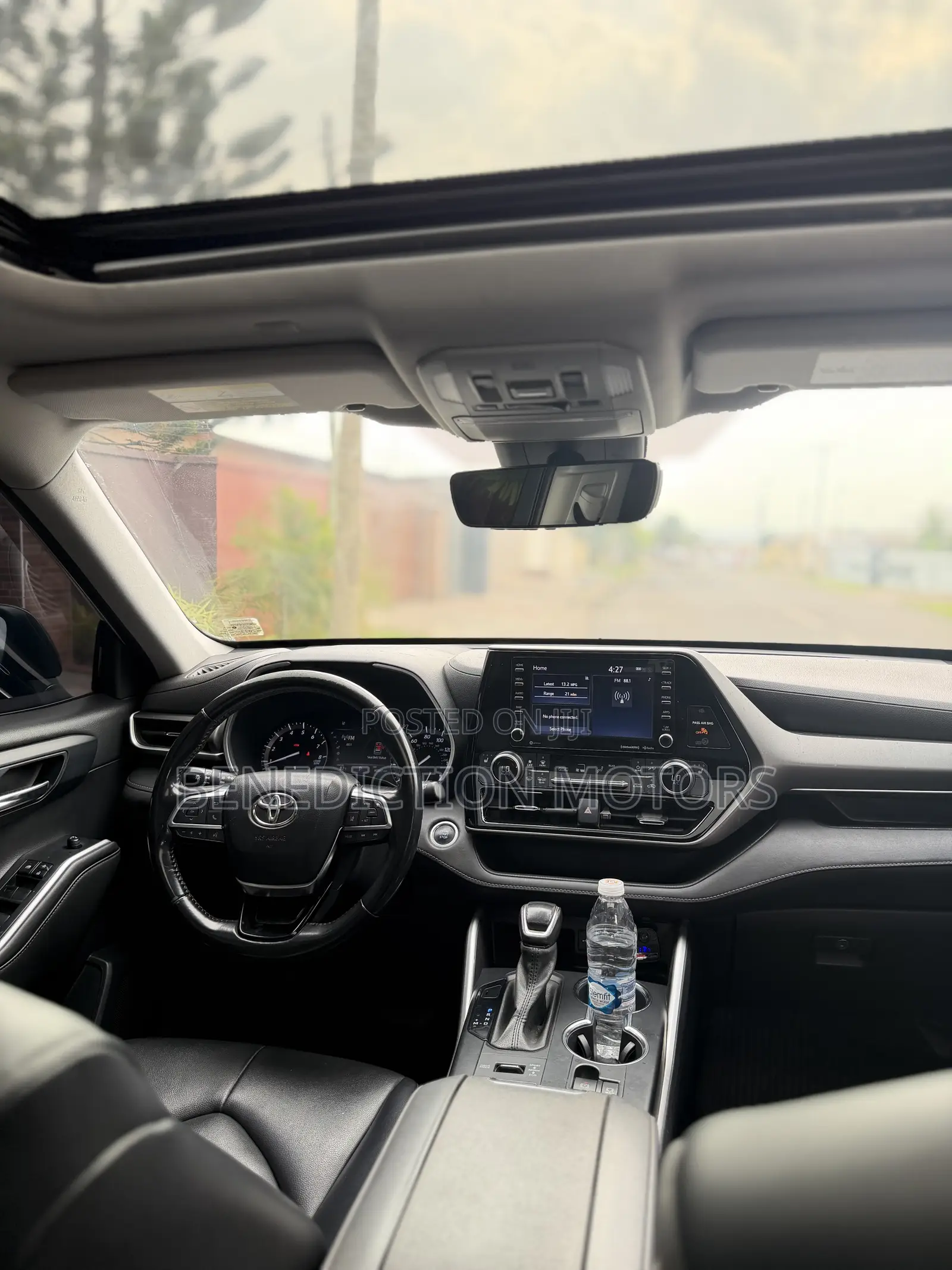 Toyota Highlander XLE 2021 Silver