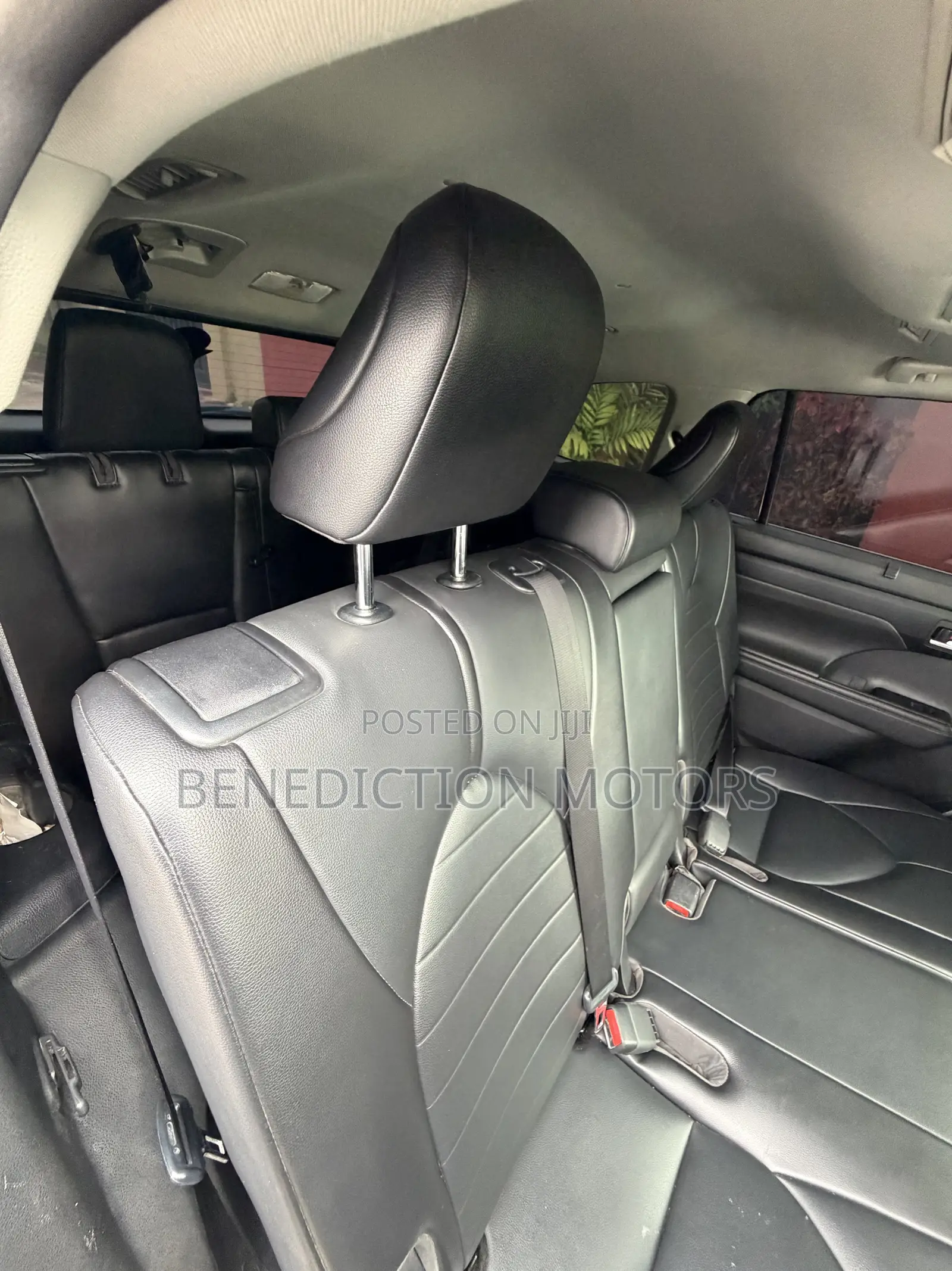 Toyota Highlander XLE 2021 Silver