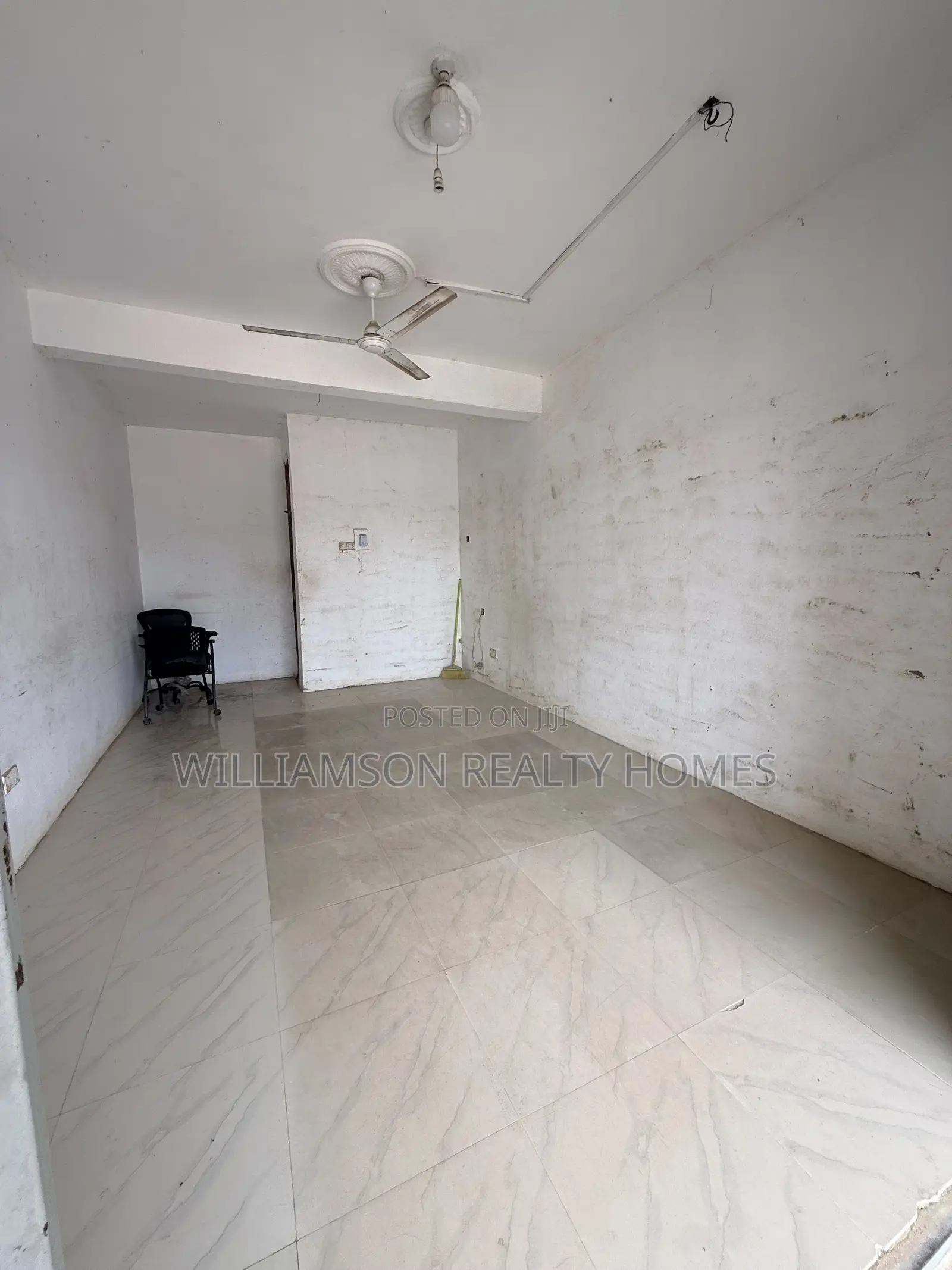 Downstairs, Road Side Shop/Store/Office Space/Showrm/Warehouse,spintex