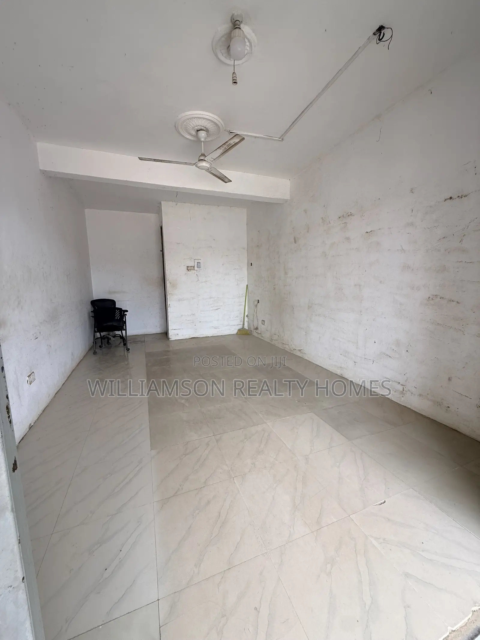 Downstairs, Road Side Shop/Store/Office Space/Showrm/Warehouse,spintex