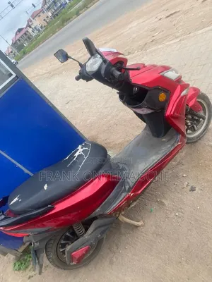 Royal Motorcycle 2025 Red