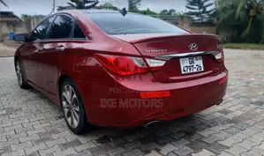 Hyundai Sonata 2014 Red