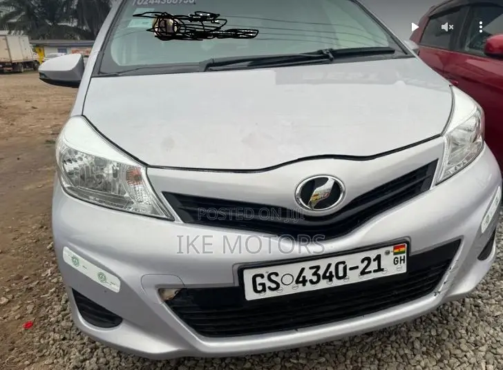 Toyota Vitz 2014 Gray