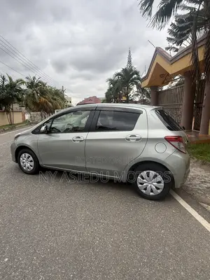 Toyota Vitz 1.3 FWD 5dr 2014 Green