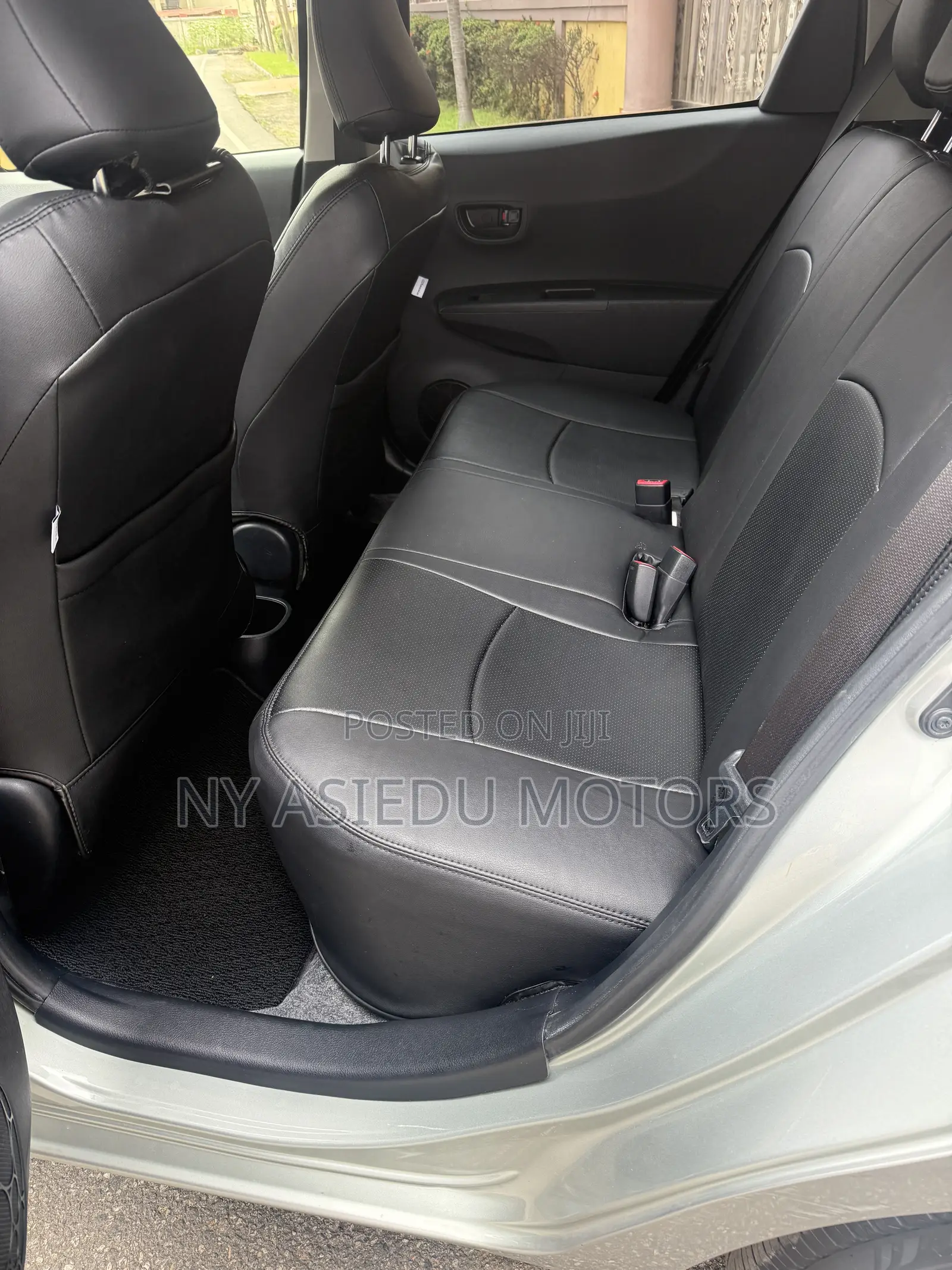 Toyota Vitz 1.3 FWD 5dr 2014 Green