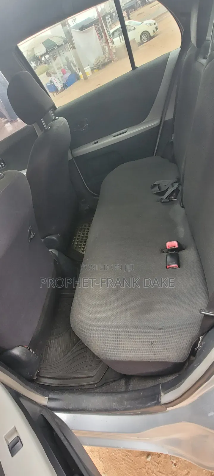 Toyota Vitz 2010 Silver
