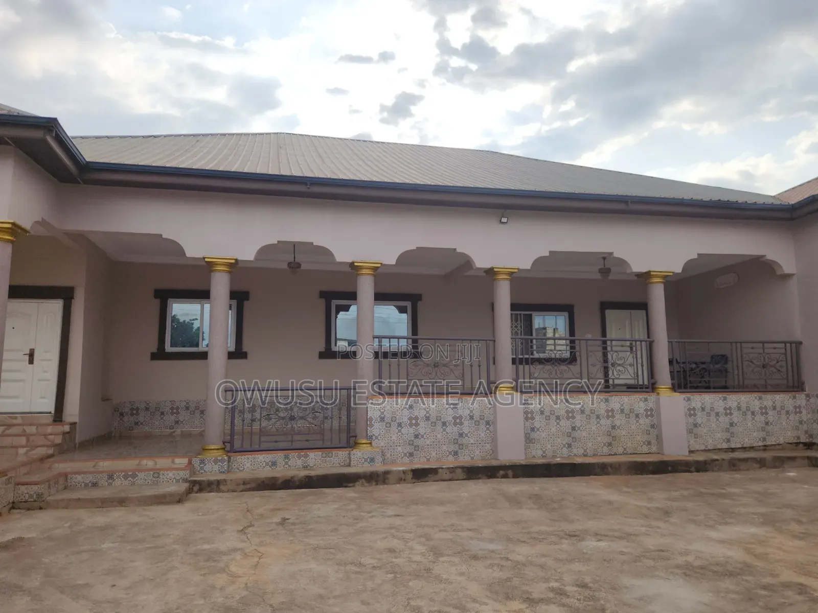 5bdrm House in Kronum Afrancho, Kumasi Metropolitan for sale