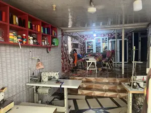 4-in-1 Roadside Container Store for Rent at Oduom