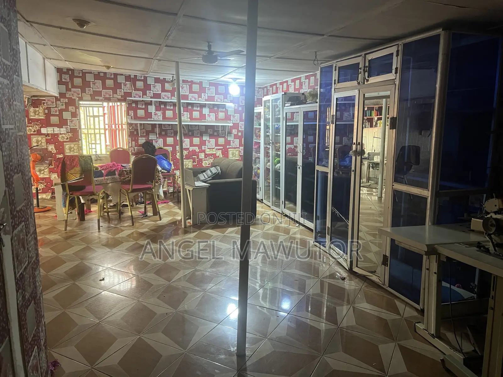 4-in-1 Roadside Container Store for Rent at Oduom
