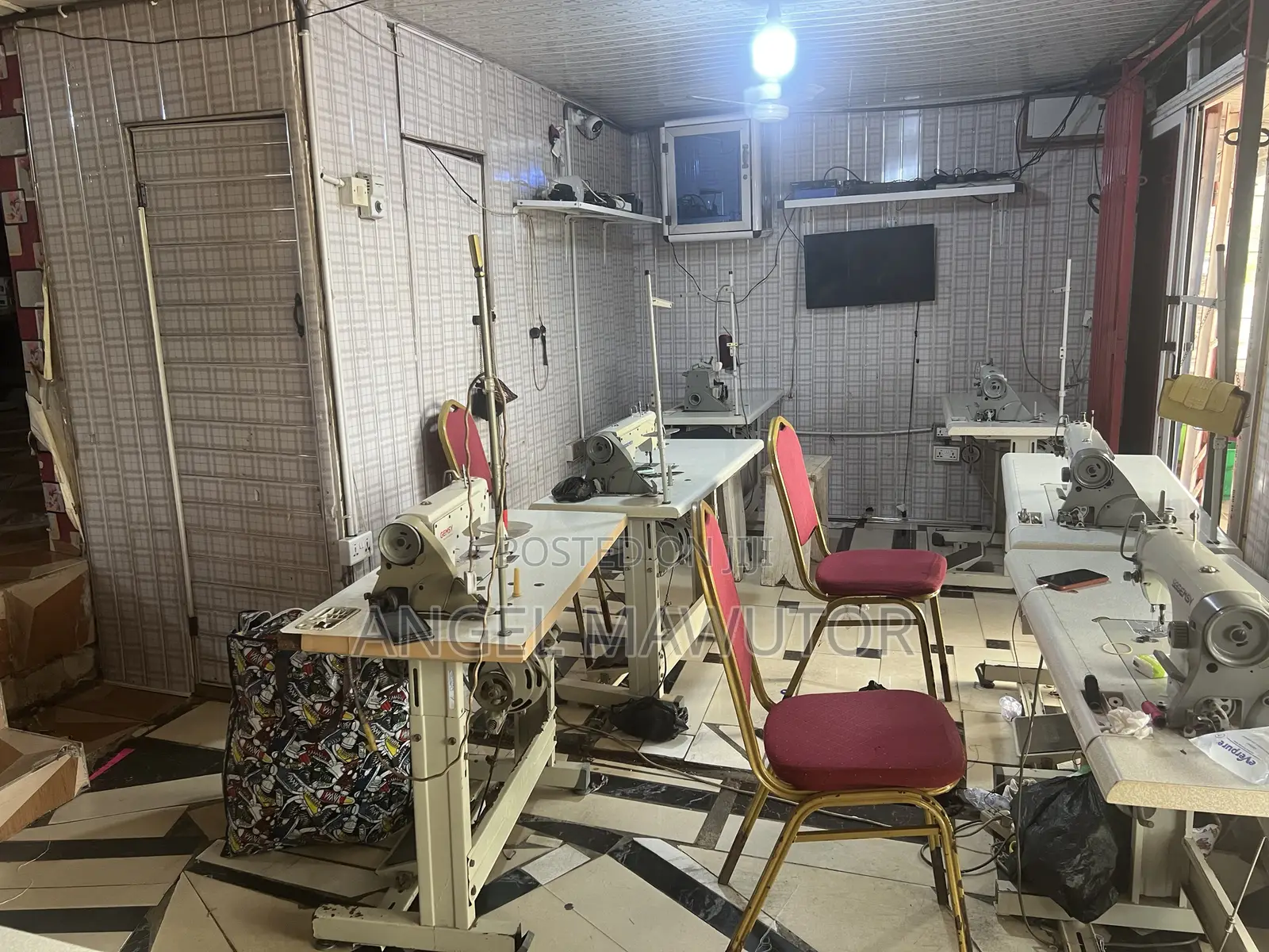 4-in-1 Roadside Container Store for Rent at Oduom