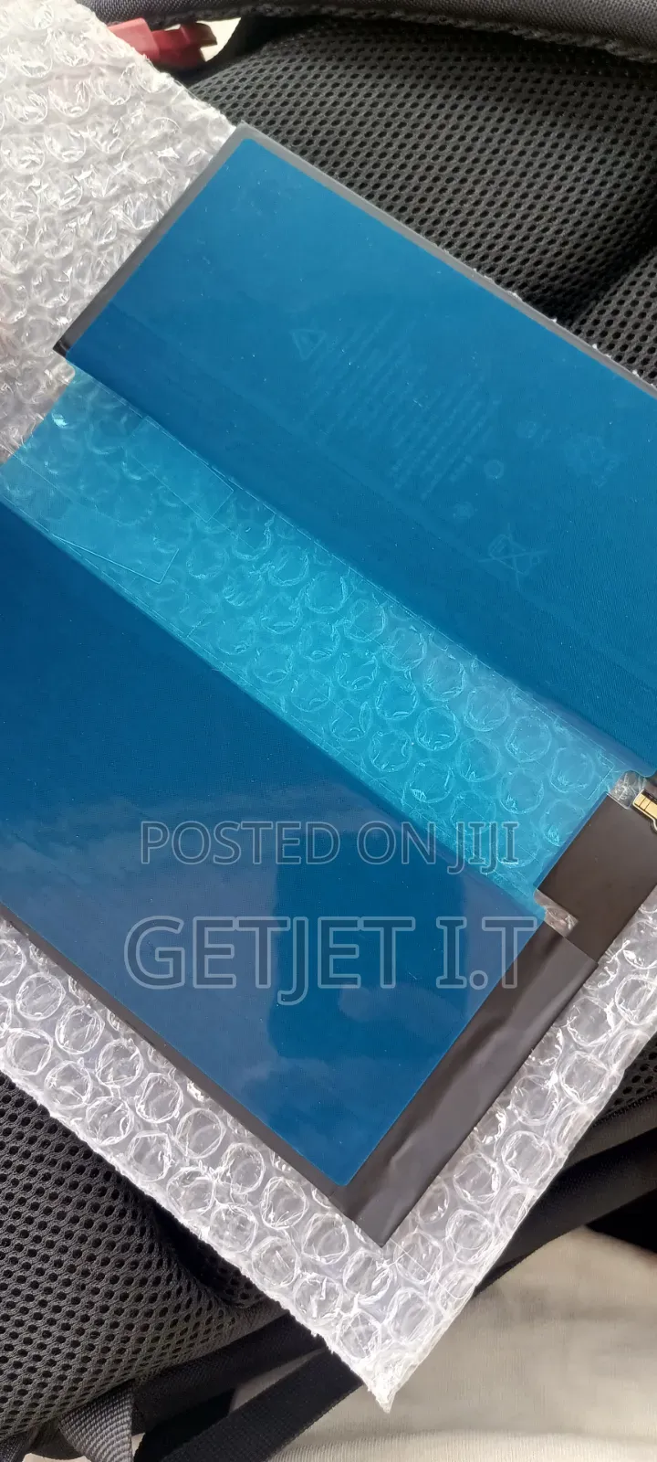 iPad Pro, M1 M2 M4 and M5 Battery Available