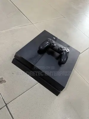 Ps4  Console With Pad and Games
