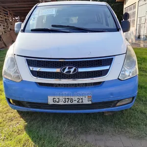 Hyundai Starex 2015 White
