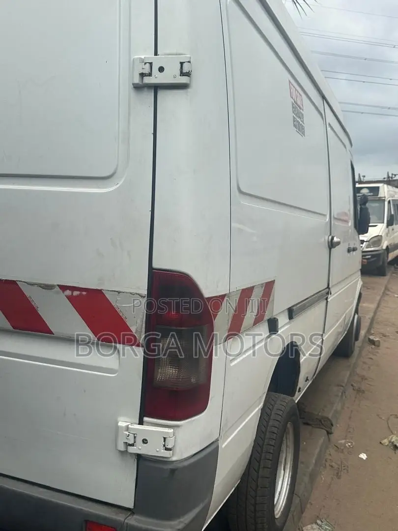 Mercedes-Benz Sprinter 2009 White