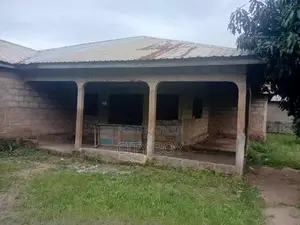 5bdrm House in Manhean for sale