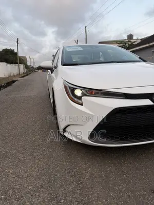 Toyota Corolla LE 2021 White