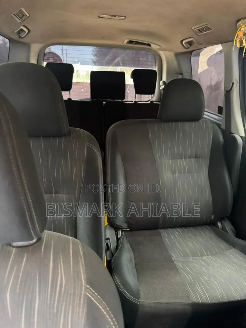 Toyota Voxy V 2WD 8-Seater 2010 Black