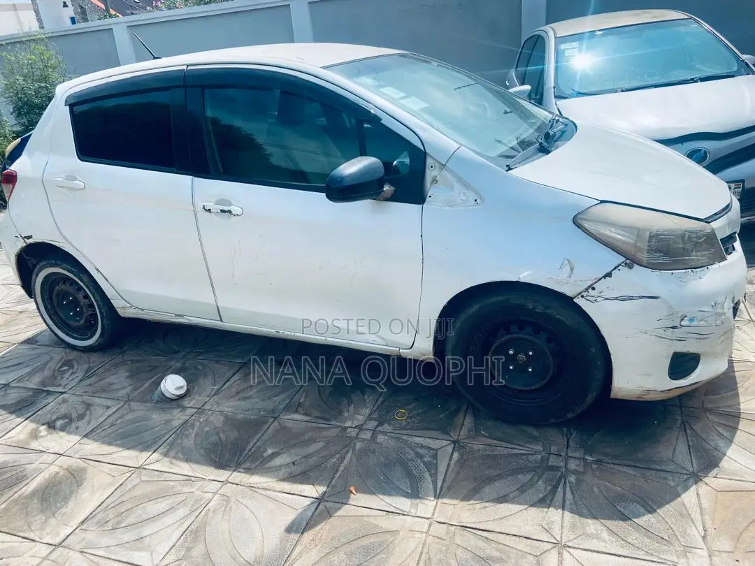 Toyota Vitz 2012 White