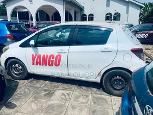 Toyota Vitz 2012 White